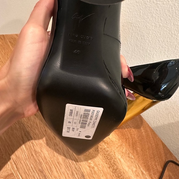 Giuseppe Zanotti Black and Gold Heels - Picture 4 of 4